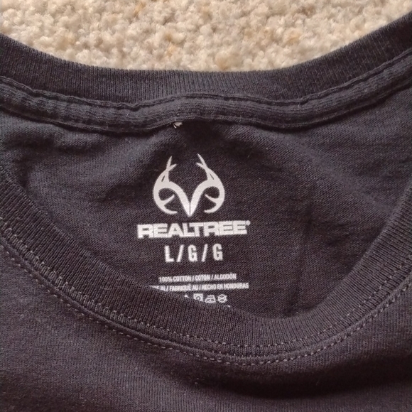 Realtree Black T-Shirt with Pink Logo - Picture 3 of 3